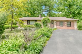 Oaks and Pines - Dog-Friendly Dual Homes in the Woods with Lake Access - 4