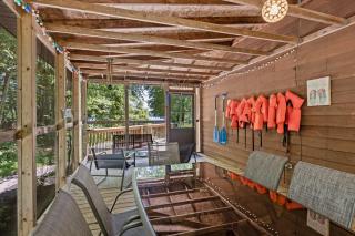 Upper Scott Lake Retreat - Scenic and Stunning Lakefront Home with Large Yard - 9