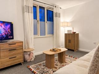 Cosy 1-Bed Apartment with FREE Parking Near Kelham Island - Hosted by StayHostSave - 8
