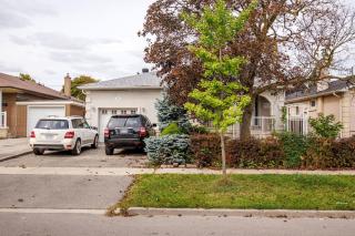 Modern 3BR Near Airport, Backyard, BBQ & Parking - 9