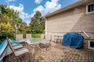 Modern 3BR Near Airport, Backyard, BBQ & Parking - 6