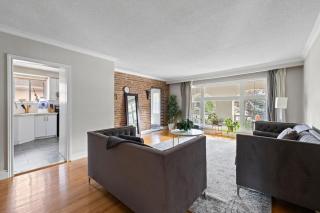 Modern 3BR Near Airport, Backyard, BBQ & Parking - 1