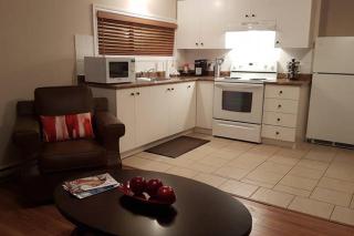 1-Bedroom Apartment Sweet #7 by Amazing Property Rentals - 6