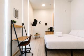 Studio with private balcony near loanDepot Park - 0