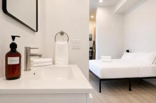 Studio with private balcony near loanDepot Park - 5