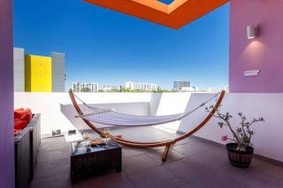 Studio with private balcony near loanDepot Park - 2
