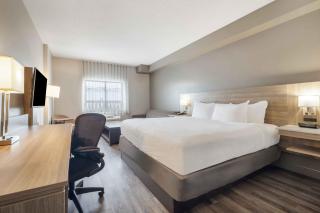 Days Inn by Wyndham Leamington - 1