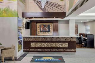 Days Inn by Wyndham Leamington - 9