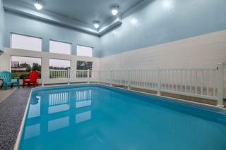 Days Inn by Wyndham Leamington - 7