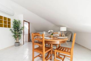 Nazaré 2BR Near Beach - 9