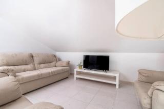 Nazaré 2BR Near Beach - 6