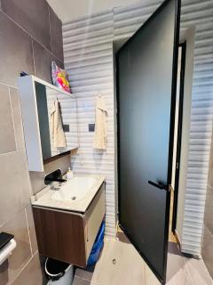 KM Cozy Suites in Ntinda - 9