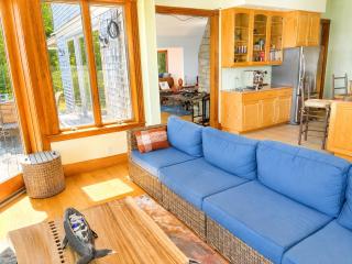 Private Oceanfront Retreat | Panoramic Views, Deck & Rocky Shore - Brooklin - 2
