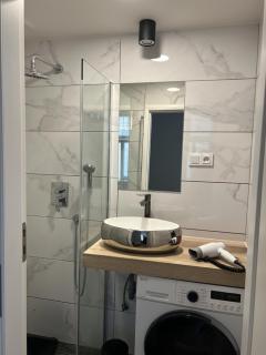 Minimalist Design Studio by Rentez - 4