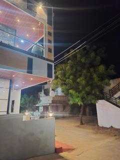 SAMRAT HOME STAY - 8