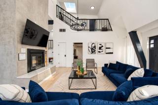 Modern Home - 1 Acre Lot w Pool Patios Jacuzzi - Denton - 3