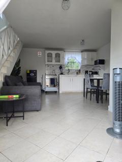 Cassywins Short Term Rentals Apt 6 - 7