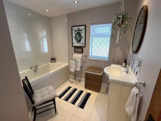 The Railway Cottage - 8