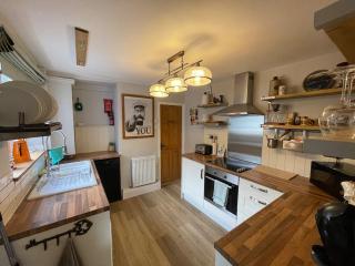 The Railway Cottage - 7
