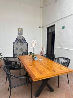 Cama y Café Hostal - 0