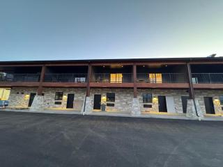 Yellowstone Springs Resort - 1