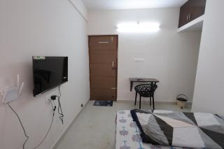 Splendid rooms In Yelahanka near Airport and KIA with Common kitchen and AC 405 - 1