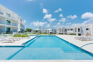 40 Sunset Point Vacations Luxury Oceanfront Condo West Bay - 4
