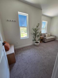 Waterfront apartment, blocks from the beach - 3