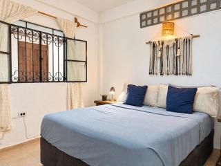 Charming 1BR in Romantic Zone, AC, Great Location - 0