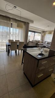 Comfort Stay, 2 BR in 5th Circle, Zahran area, Prime Location - 7