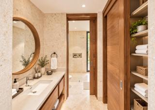 Luxe 5BR Villa with Cook, Butler & Pool - 3