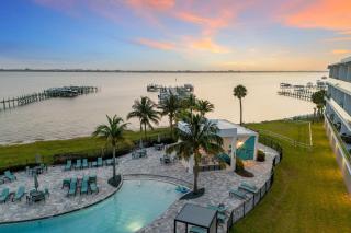 Harbor Island Beach Club - Luxury Waterfront Apartments with Views Pool Dock Private Beach Access - 5