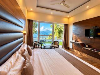 The Hill Heaven A Luxury Property With Balcony & Mountain View Rooms - 6