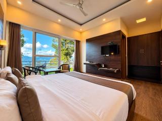 The Hill Heaven A Luxury Property With Balcony & Mountain View Rooms - 0