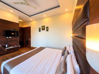The Hill Heaven A Luxury Property With Balcony & Mountain View Rooms - 5