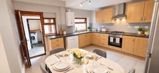New 3BR Family Home Hot Tub And Free Parking - 4
