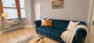 New 3BR Family Home Hot Tub And Free Parking - 1
