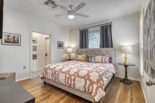 Trendy and Posh Your smalltown retreat awaits - 9