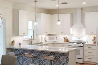 Trendy and Posh Your smalltown retreat awaits - 8