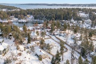 Renovated Swedish Villa Near Lake - 6
