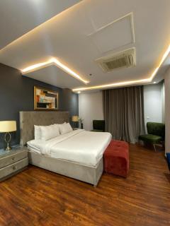Landmark suites - 6