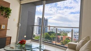 Apartamento céntrico con piscina y vista urbana - 5