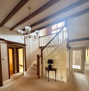 Grand Solihull Villa I Pool I Sleeps 10 I Near NEC - 6