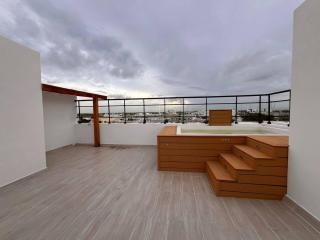 Heaven with Private Rooftop with Jacuzzi - 8