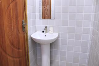 Luxe Ensuite Next to Nakuru National Park, 3 Balconies, Close to CBD - 6