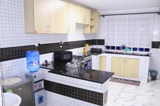 Luxe Ensuite Next to Nakuru National Park, 3 Balconies, Close to CBD - 8