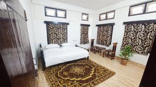 Vandara Oasis - AC room with King Size Bed - 7