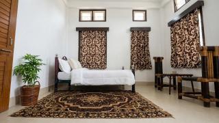 Vandara Oasis - AC room with King Size Bed - 6