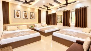 Hotel D-dhish Premium Near Mahakal Temple & Railway Station # Fully AC Room - Best Prime Location - 2