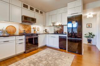 Updated bungalow in The Dalles! Walk to Downtown! - 2